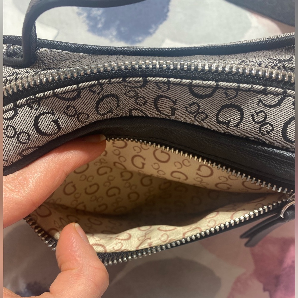 Guess Crossbody Bag with Mini Change Purse Black & Grey O/S - Picture 4 of 15